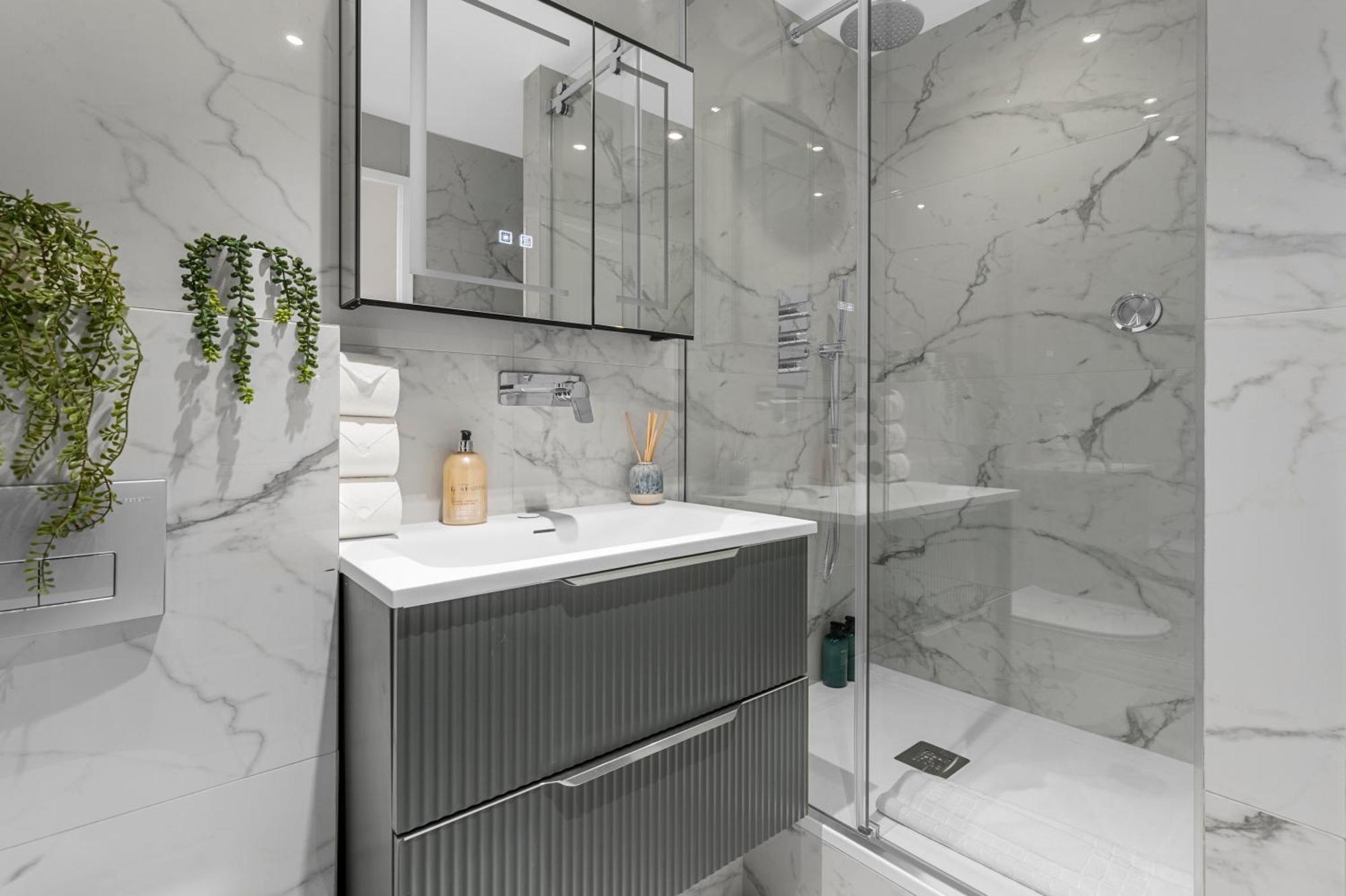 Sophisticated 2-bed In