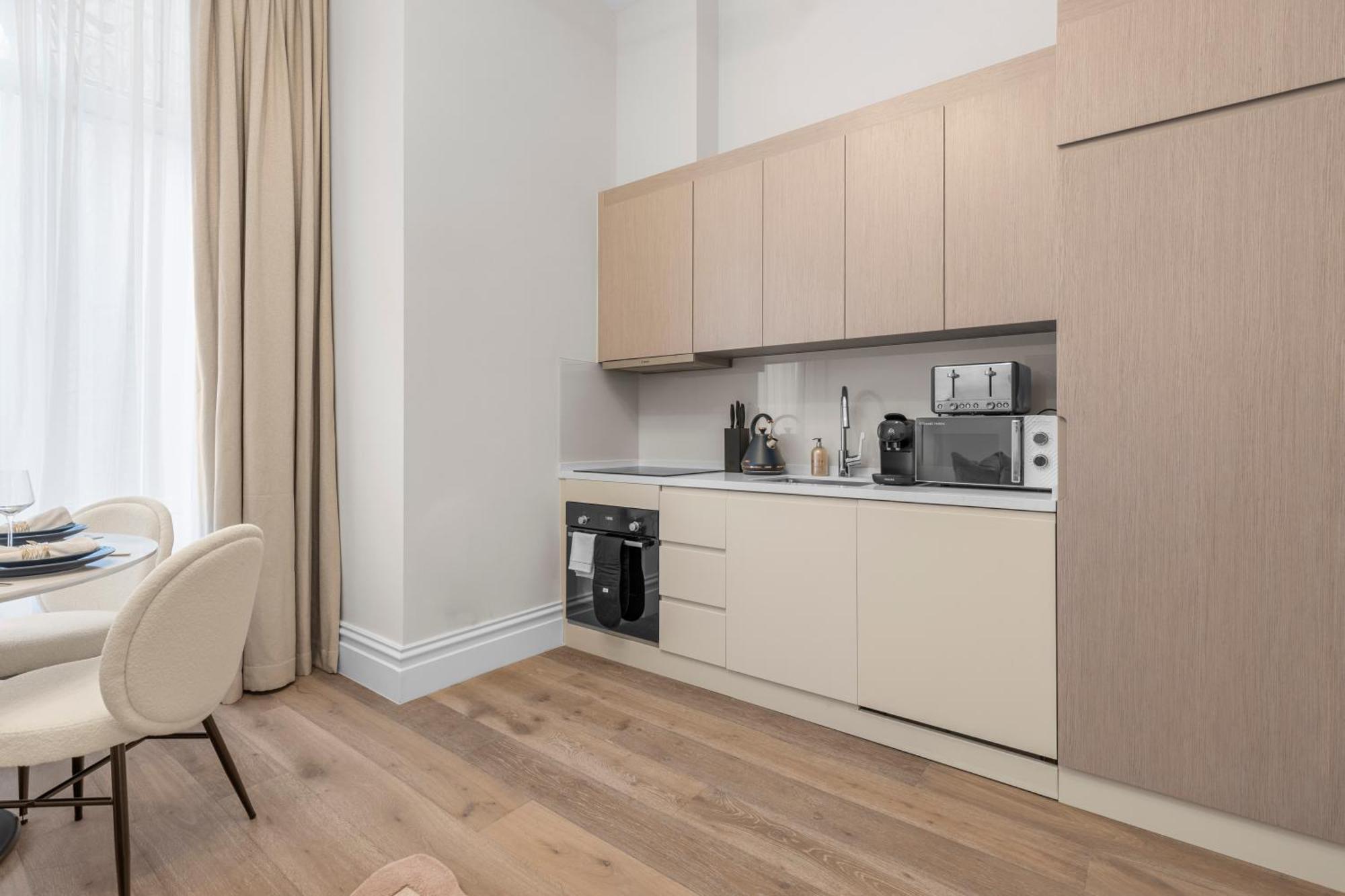 Sophisticated 2-bed In *